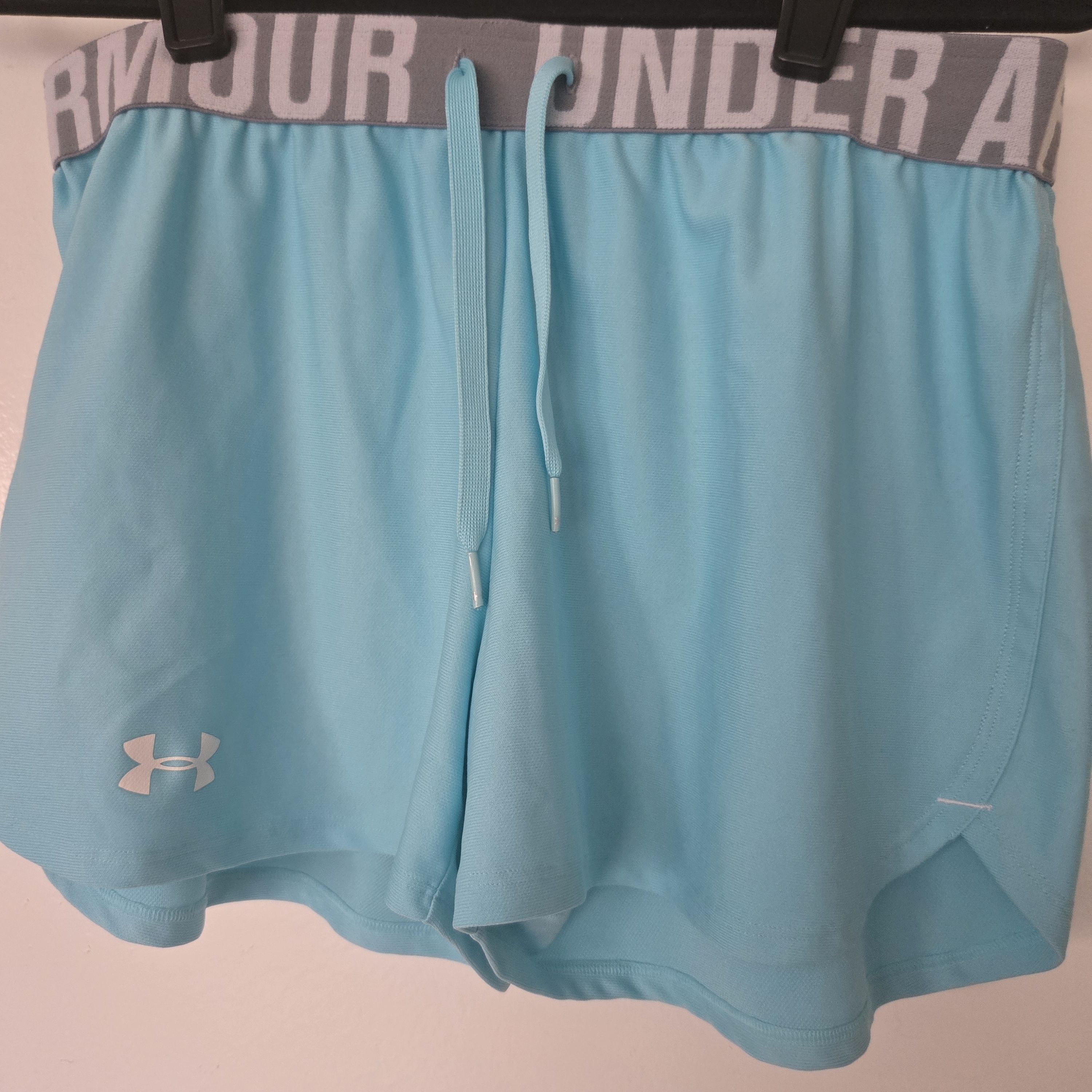 Under Armour Womens Loose Sky Blue Athletic Shorts  Preowned